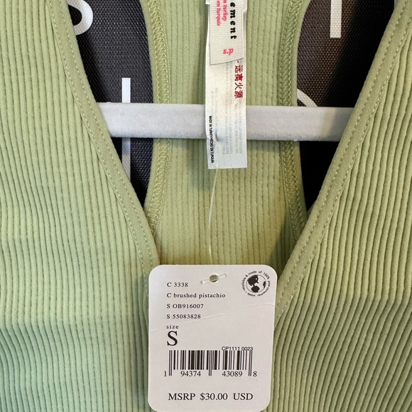 **NEW** FREE PEOPLE MOVEMENT CROP TOP in Pistachio Color - Picture 5 of 5